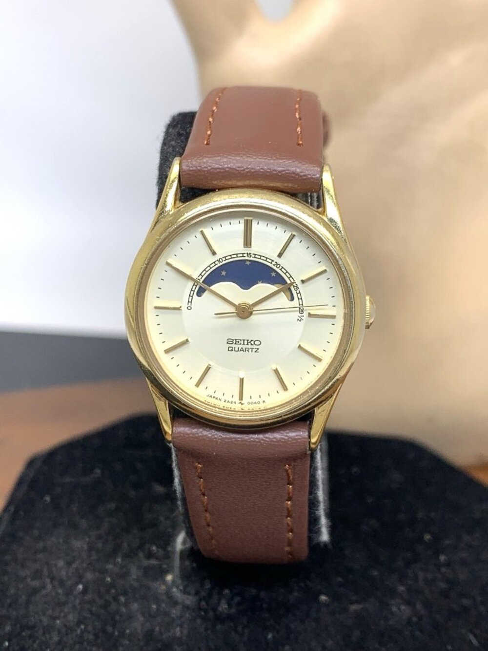 Seiko Women's Watch 2A24-0048 Vintage Quartz Gold Moonphase Dial Leather 25mm